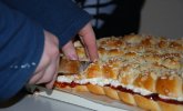 Hefezopf zerschneiden